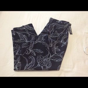 Briggs Cropped Pants with swirling line design